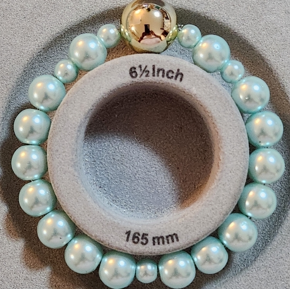 Hand Crafted Stretch Bracelet Pearl Light Blue Gold Focal Bead Bridal - Picture 3 of 5